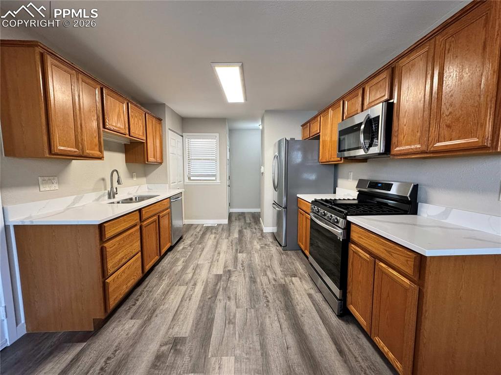 Image 8 of 20: Kitchen