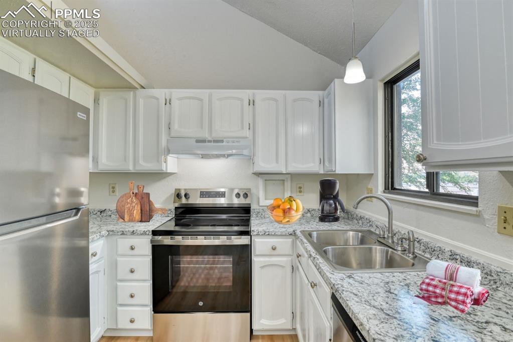 Image 12 of 27: Virtually Staged