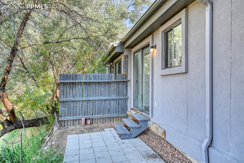 Image 24 of 27: Patio