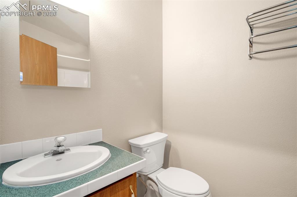 Image 17 of 26: Hall bath