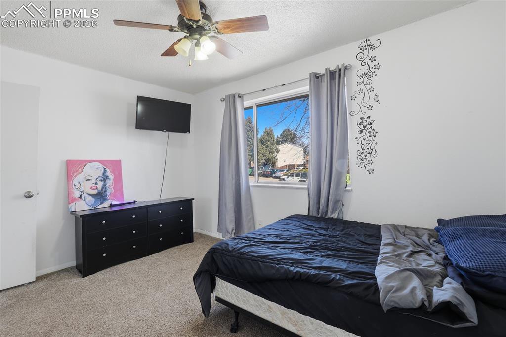 Image 15 of 26: Bedroom