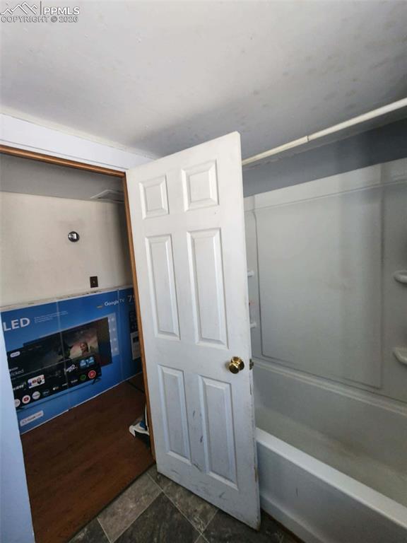 Image 20 of 30: home 2