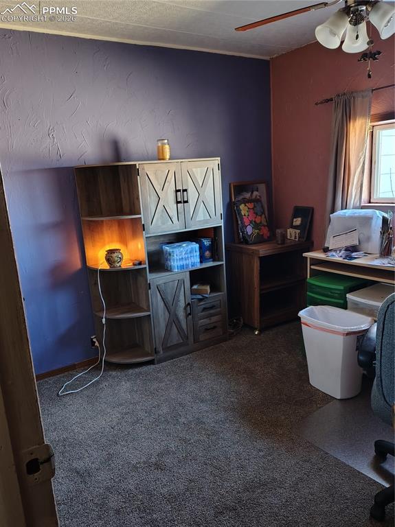 Image 6 of 11: Office