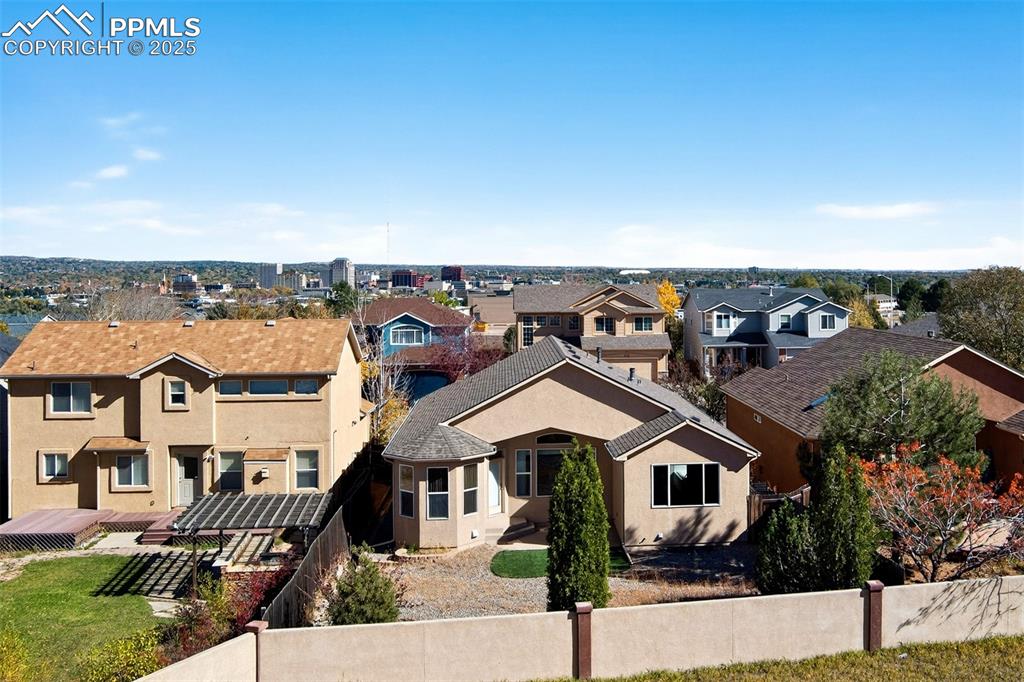 Image 4 of 41: Great neighborhood