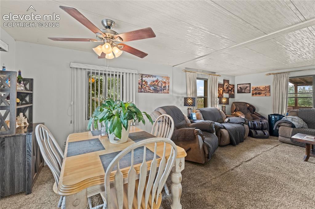 Image 12 of 45: Dining Area