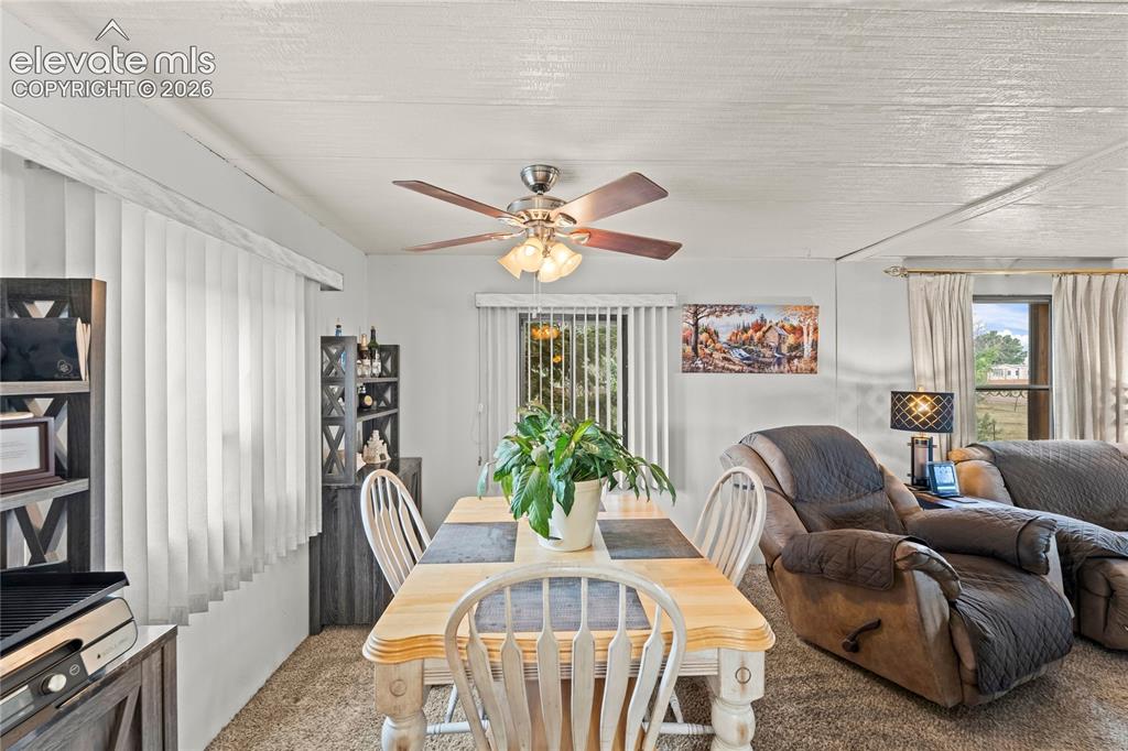 Image 13 of 45: Dining Area