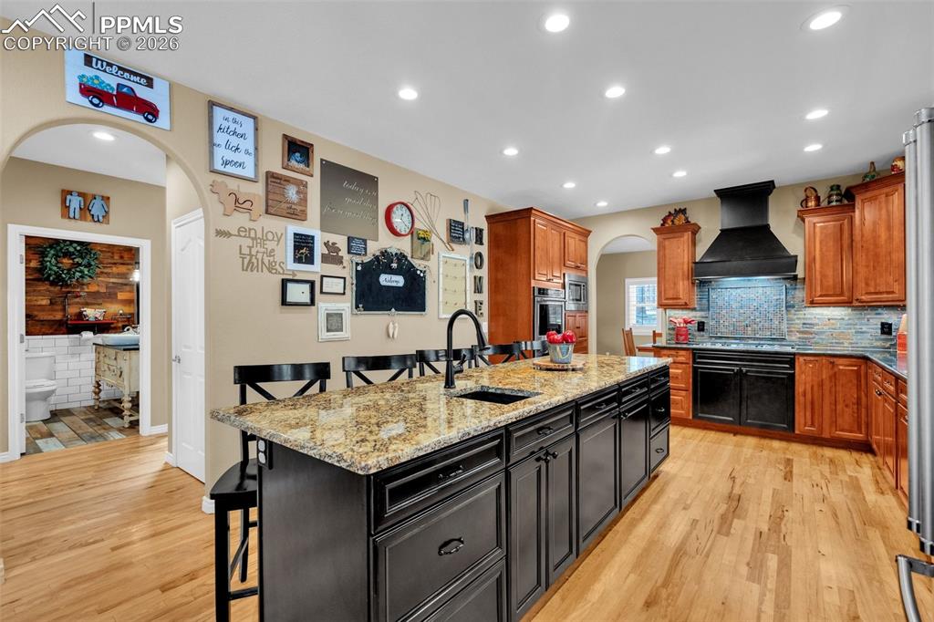 Image 10 of 49: Kitchen