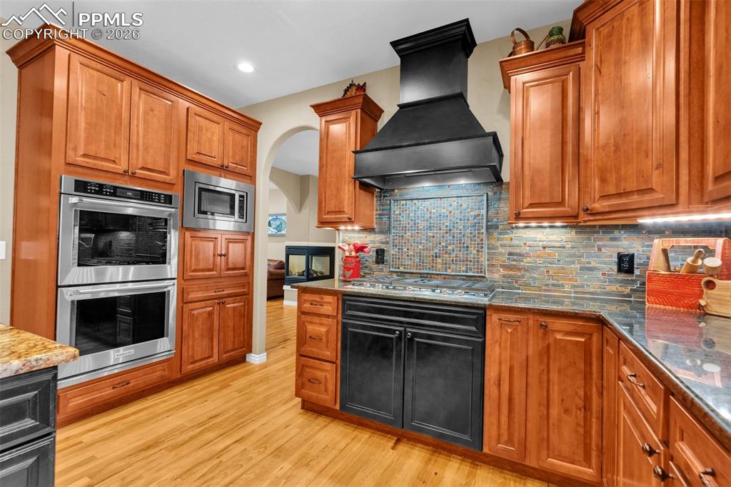 Image 11 of 49: Kitchen