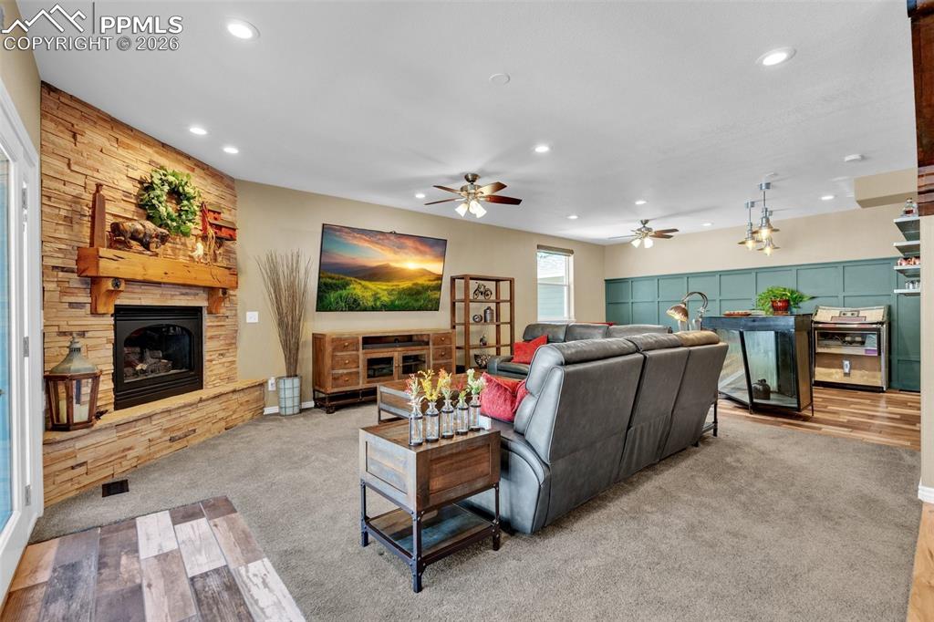 Image 17 of 49: Living Room