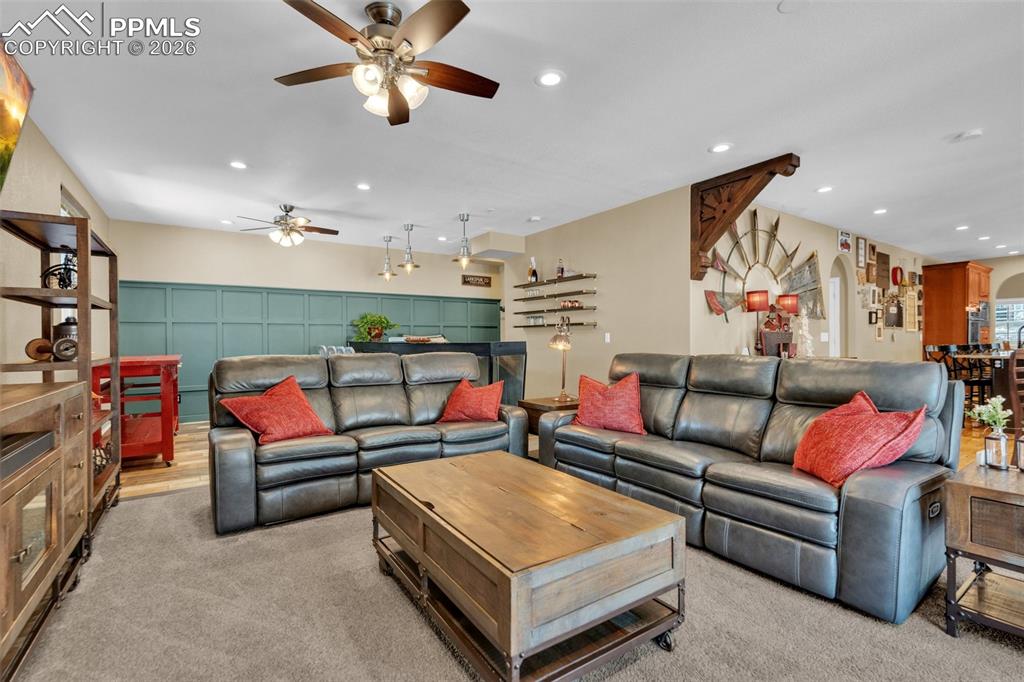 Image 25 of 49: Living Room