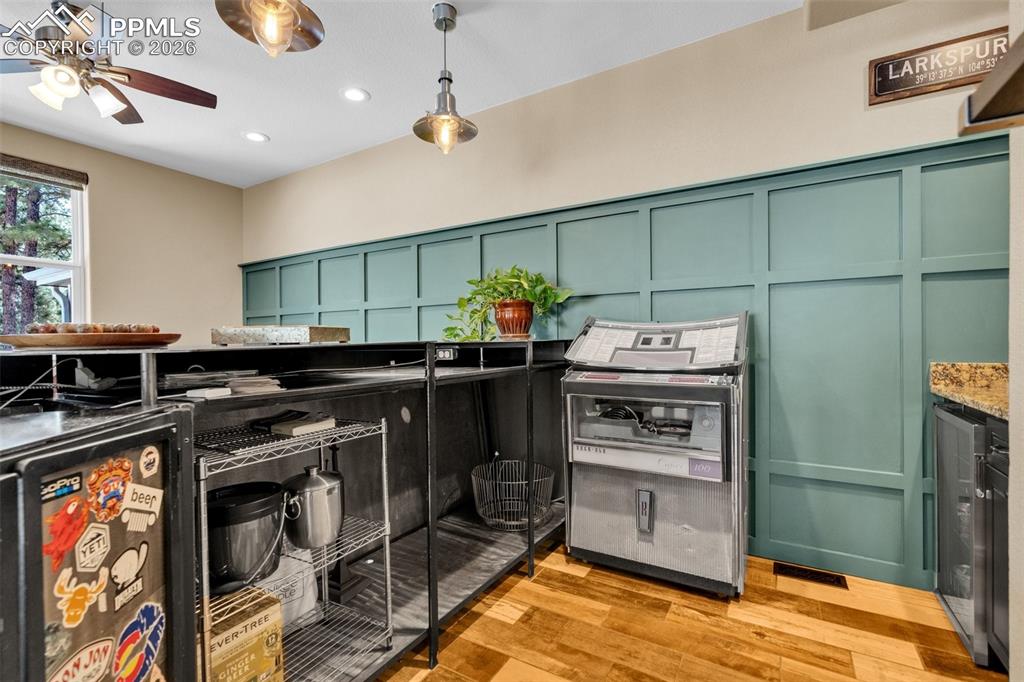 Image 26 of 49: Kitchen