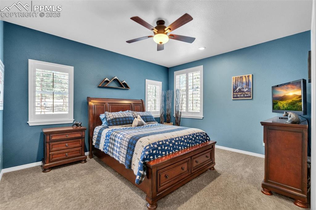 Image 32 of 49: Bedroom