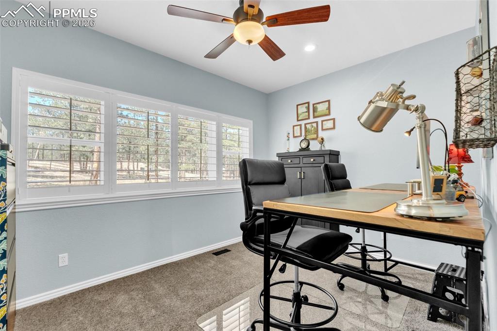 Image 35 of 49: Office