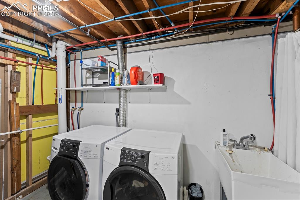 Image 34 of 44: Laundry