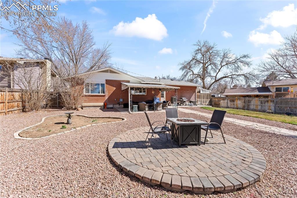 Image 39 of 44: Back of Structure