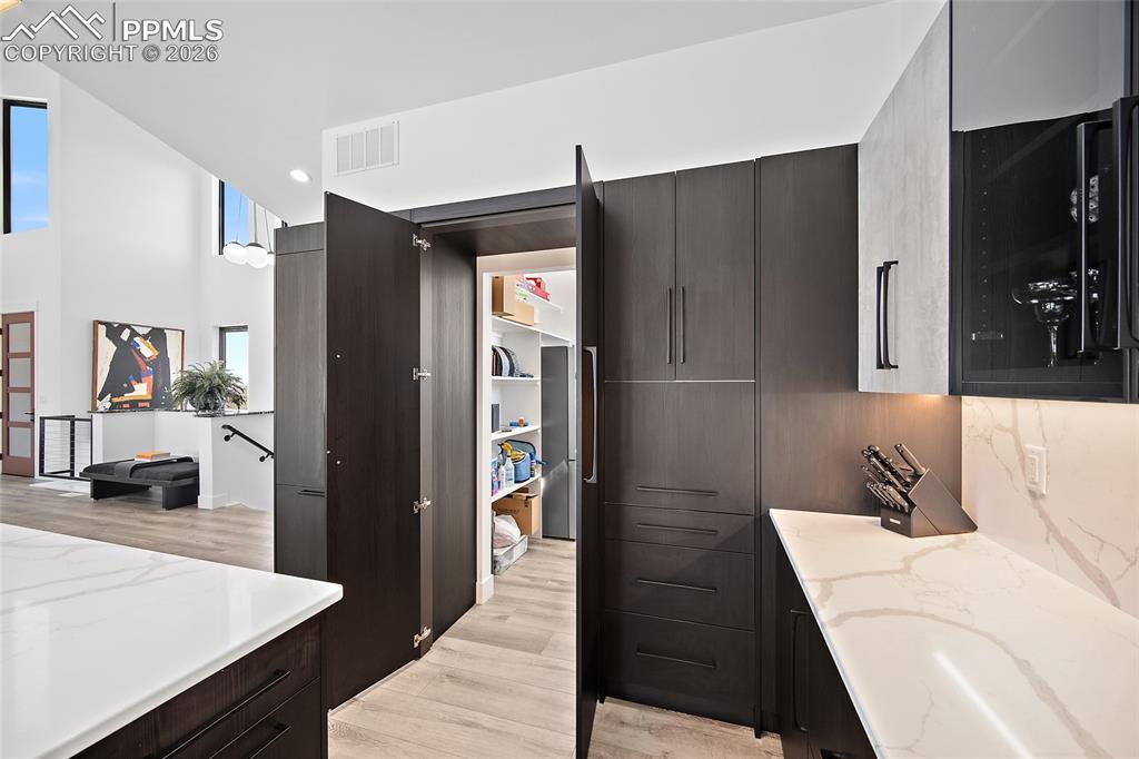 Image 10 of 34: Kitchen