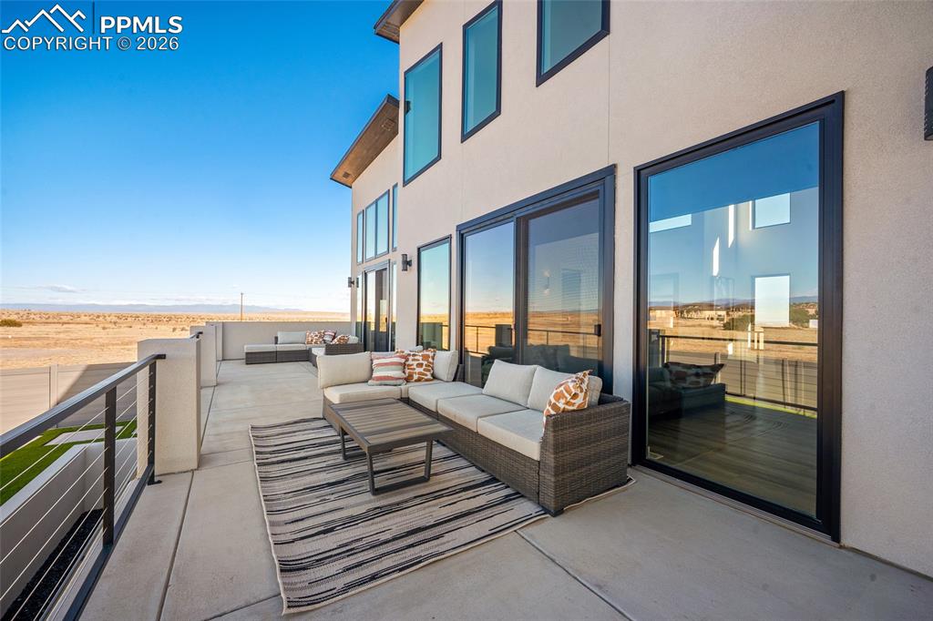 Image 31 of 34: Patio