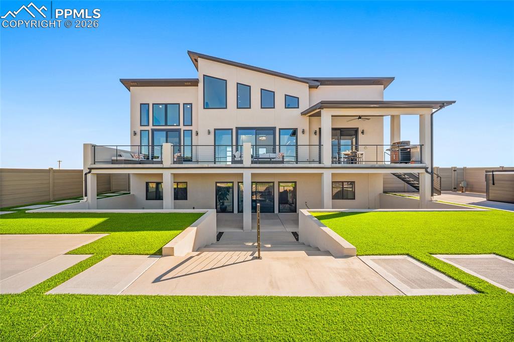 Image 33 of 34: Back of Structure