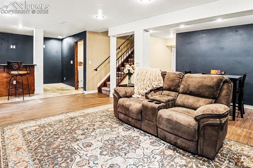 Image 11 of 14: Living Room