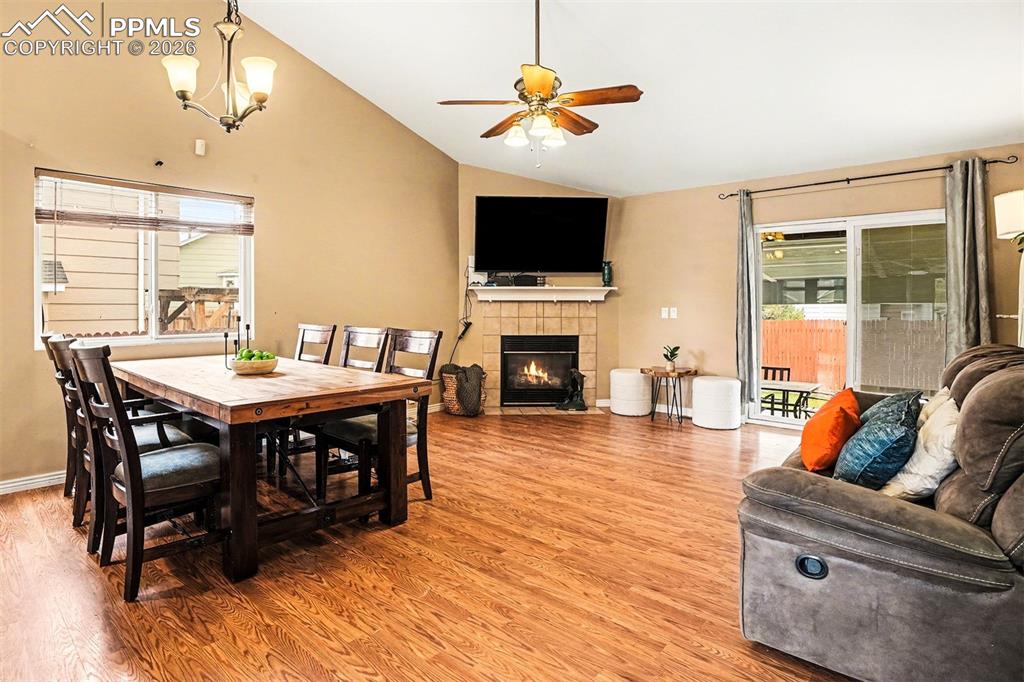 Image 5 of 14: Dining Area
