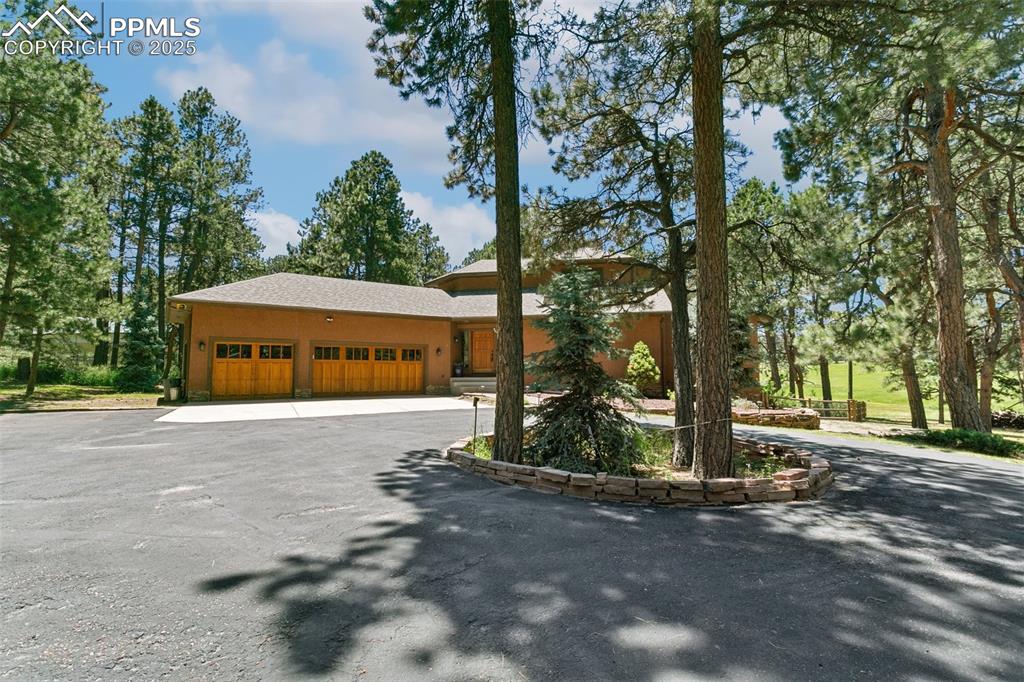 Image 11 of 50: Front of Structure