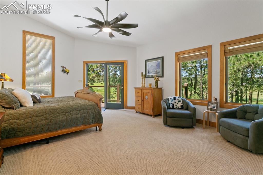 Image 37 of 50: Bedroom