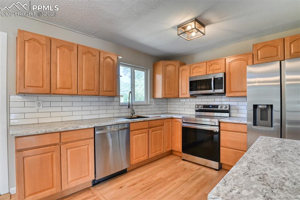 Listing 2355294, Image 14 of 50
