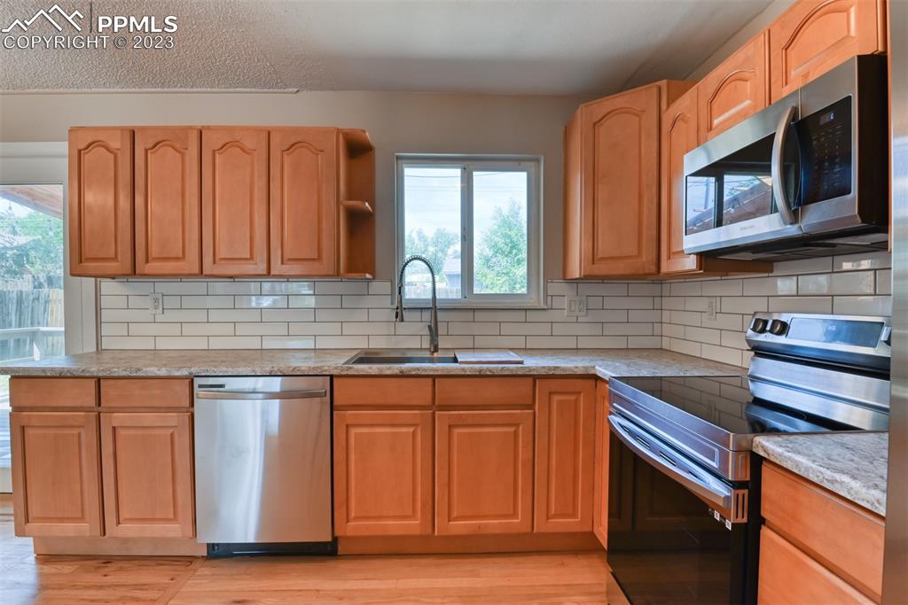 Listing 2355294, Image 16 of 50
