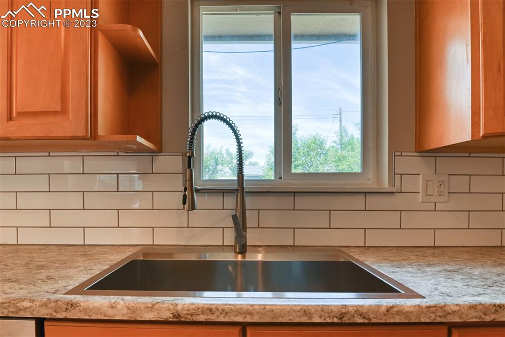 Listing 2355294, Image 17 of 50
