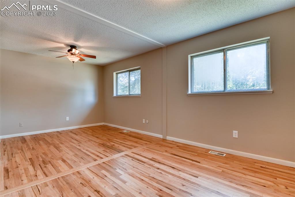 Listing 2355294, Image 19 of 50