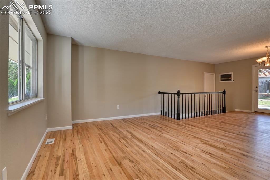 Listing 2355294, Image 6 of 50