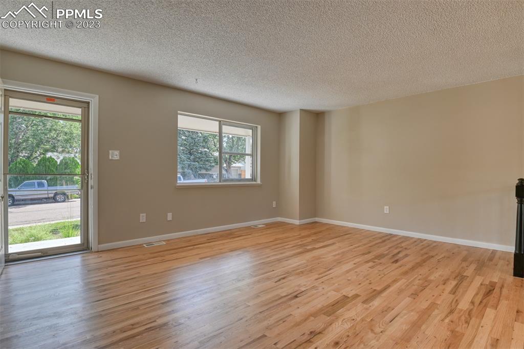 Listing 2355294, Image 9 of 50