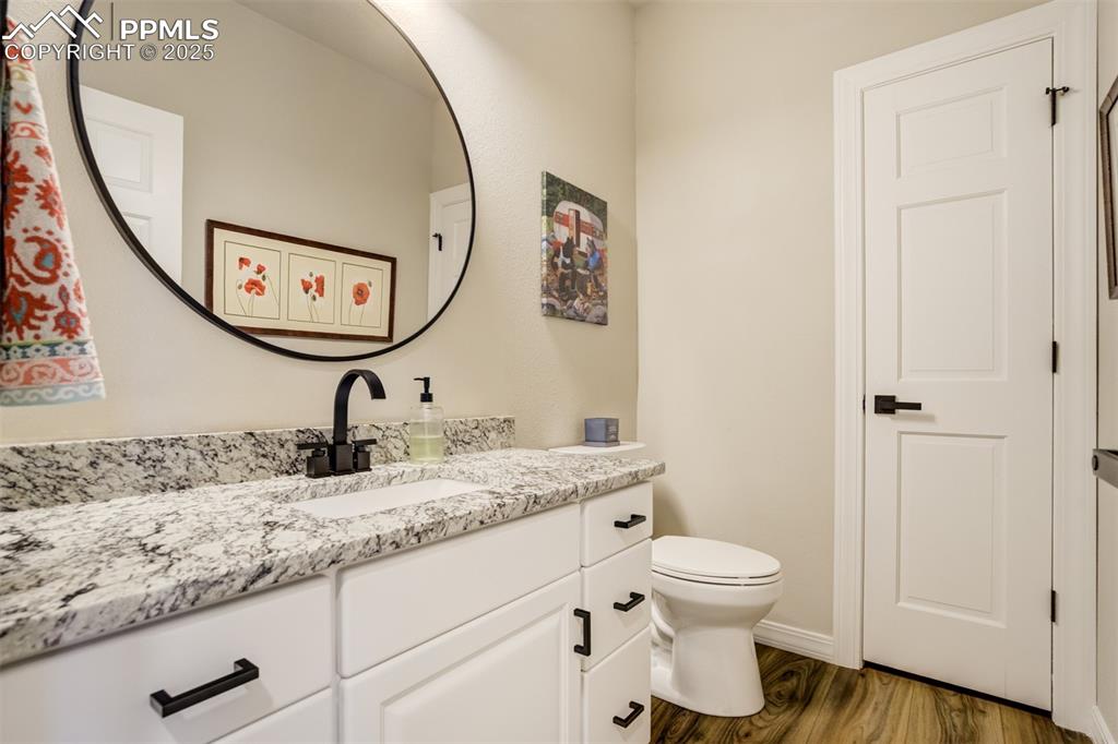 Image 25 of 33: Bathroom