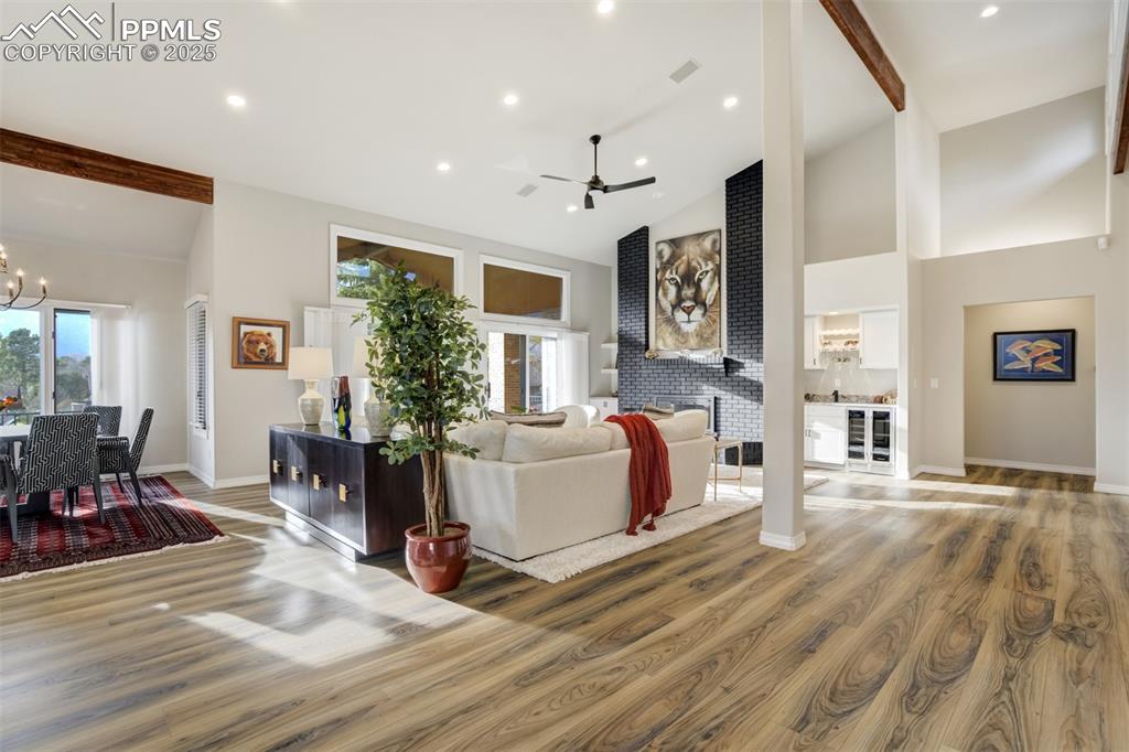 Image 5 of 33: Living Room