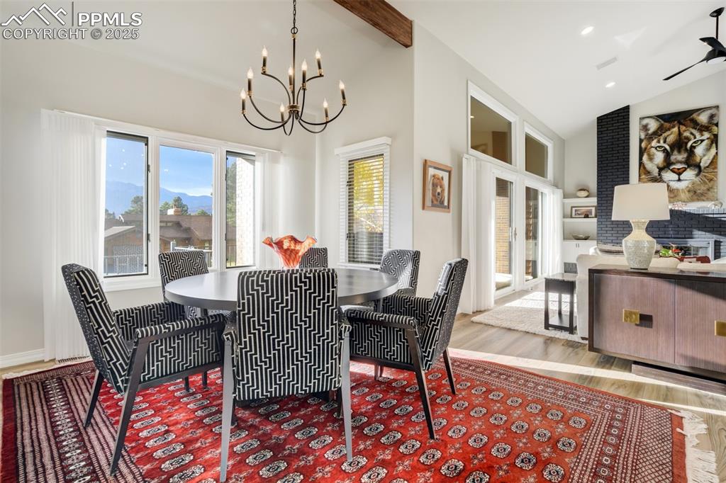 Image 9 of 33: Dining Area