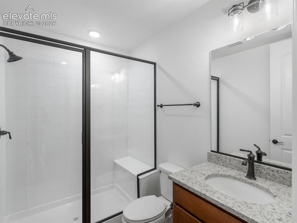 Image 12 of 30: Bathroom