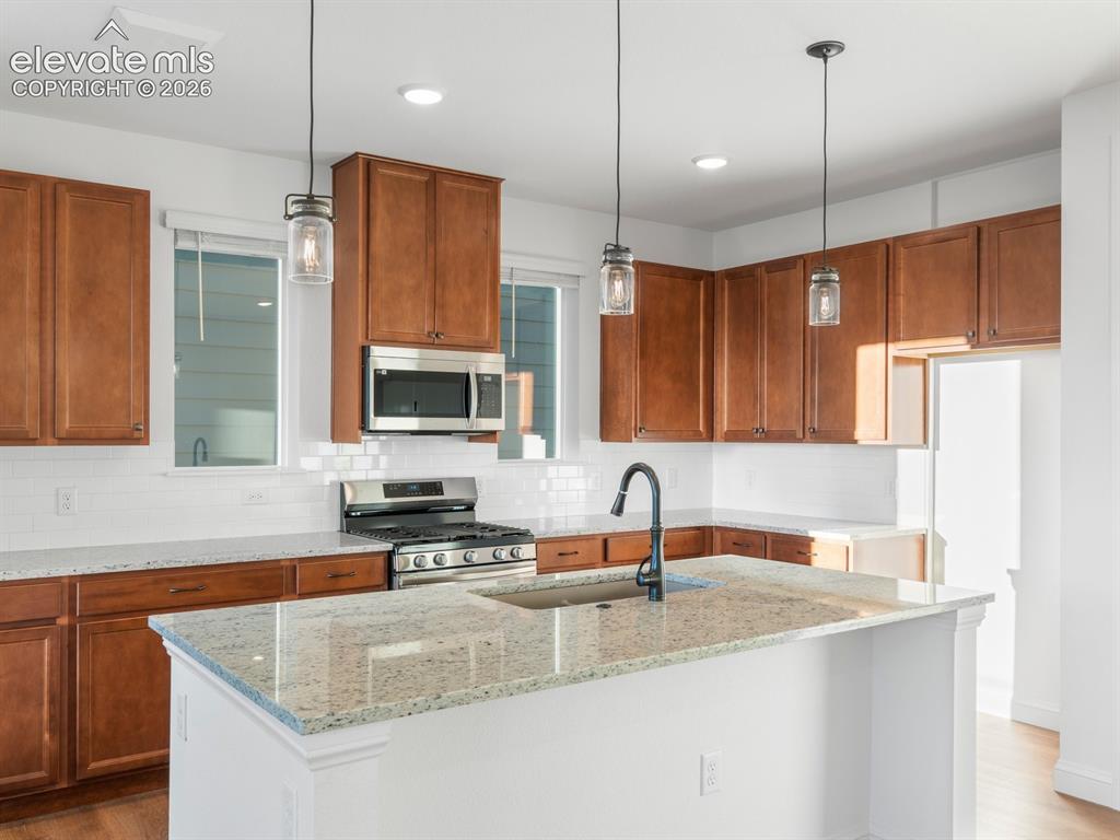Image 3 of 30: Kitchen