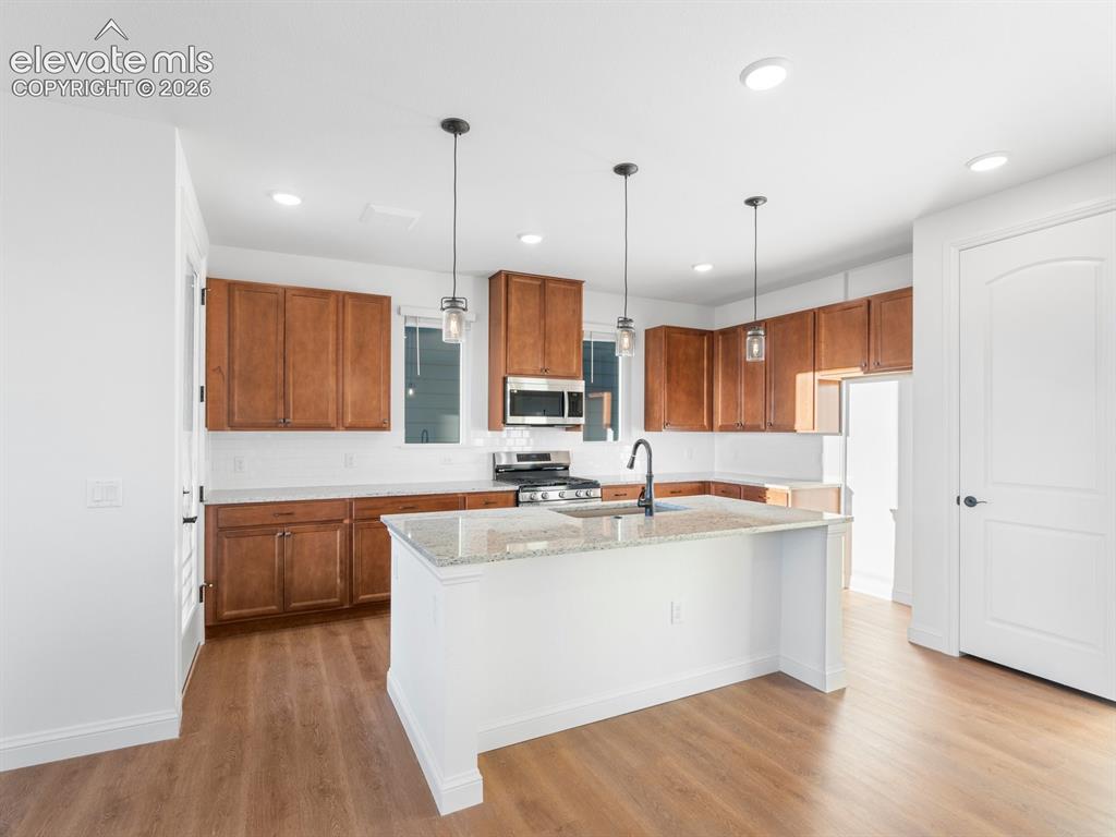Image 6 of 30: Kitchen