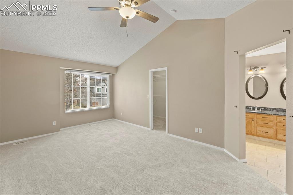 Image 23 of 48: Bedroom