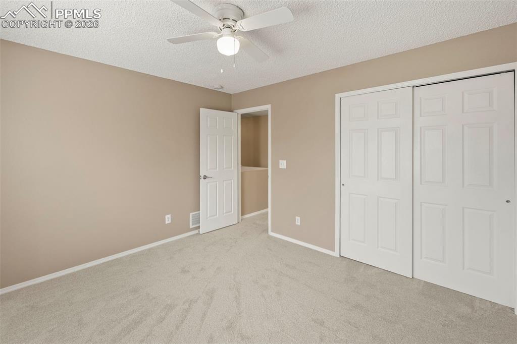 Image 32 of 48: Bedroom