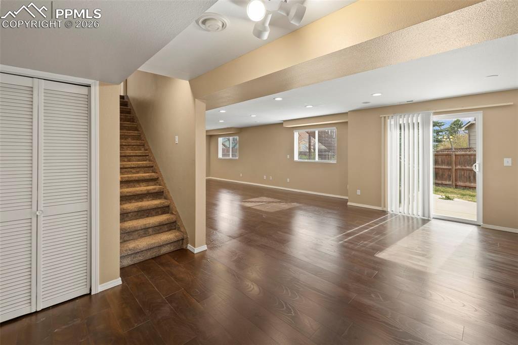 Image 37 of 48: Living Room