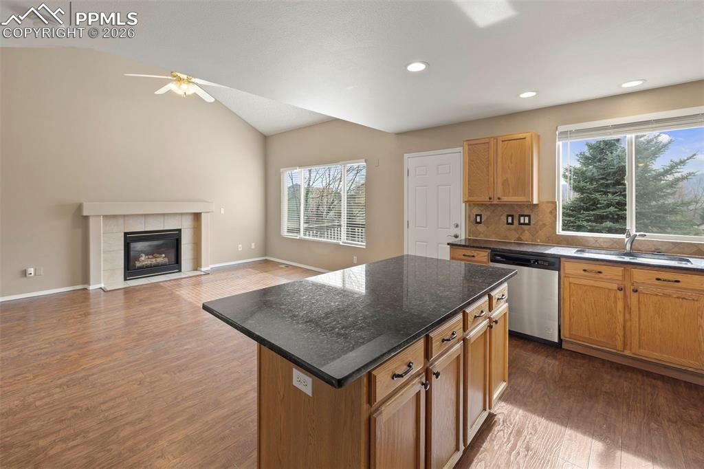 Image 5 of 48: Kitchen