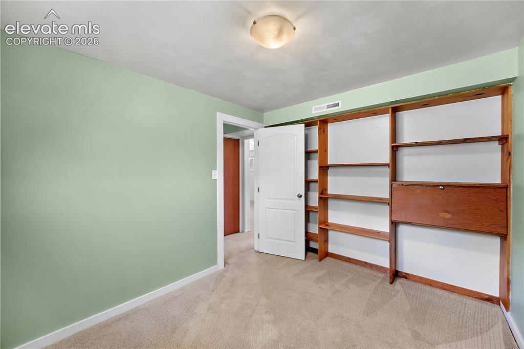 Image 22 of 41: Bedroom