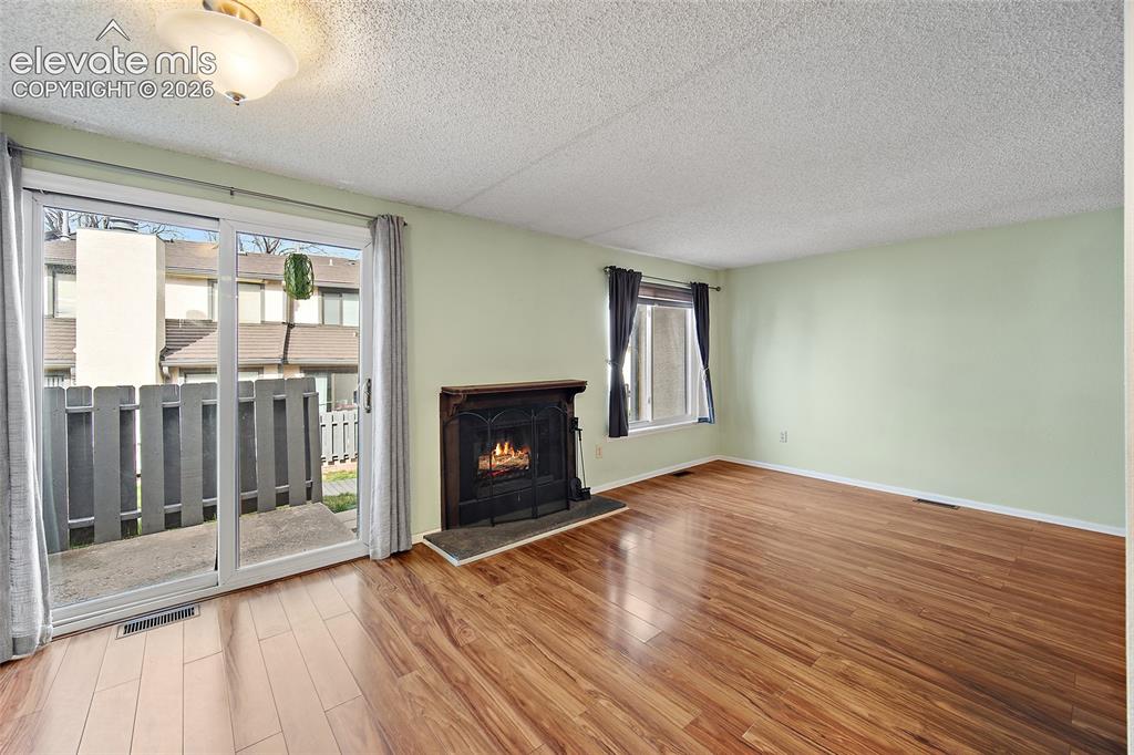 Image 16 of 32: Living Room