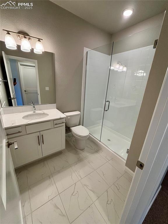 Image 20 of 21: Bathroom