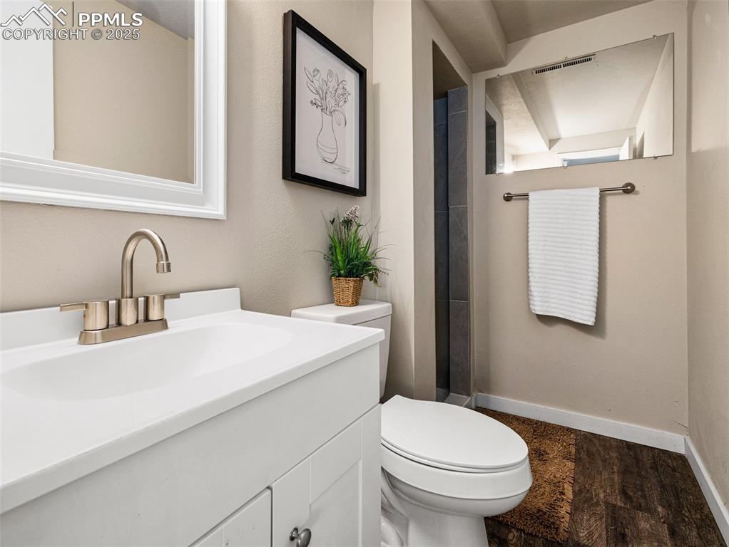 Image 12 of 23: Bathroom