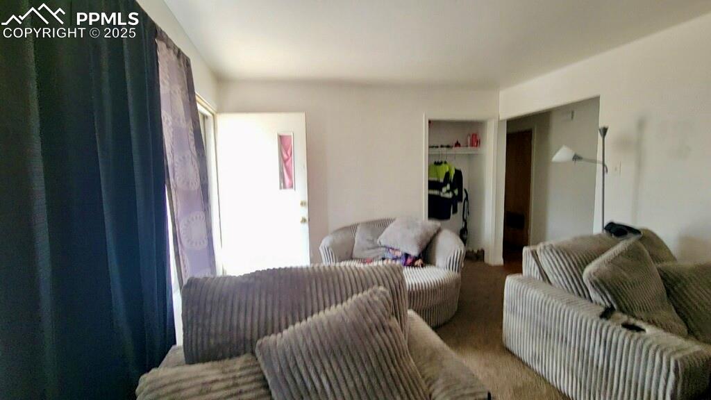 Image 10 of 18: Living Room