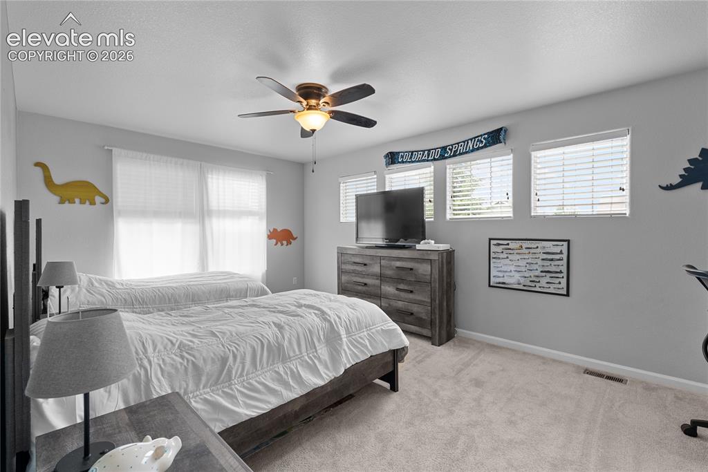 Image 14 of 21: Bedroom