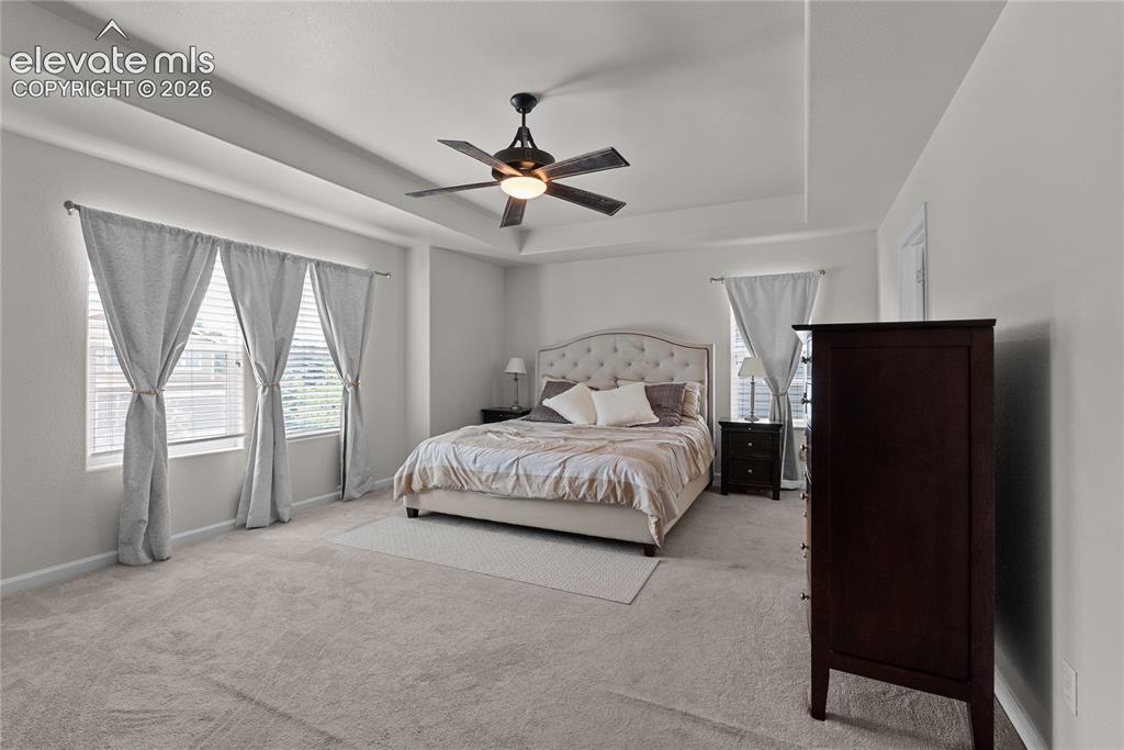Image 16 of 21: Bedroom