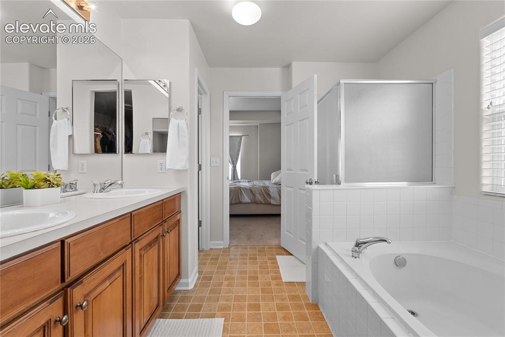 Image 17 of 21: primary bathroom 